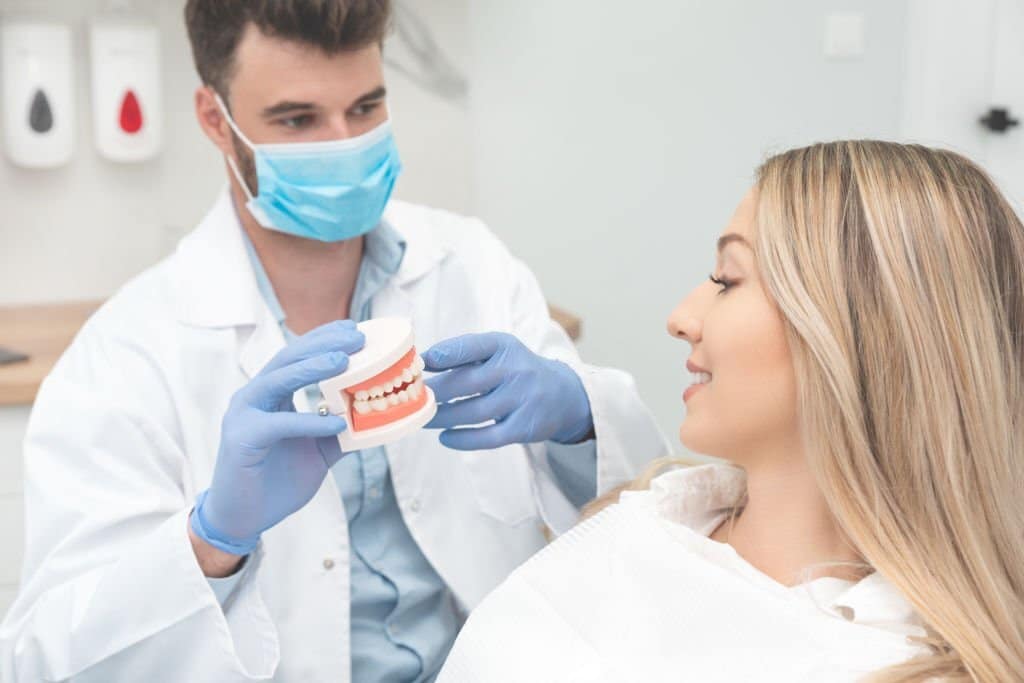 Achieve A Stunning Smile With Best Cosmetic Dentist Tips